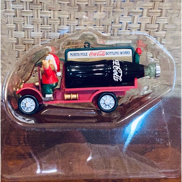 🎄VTG 1998 Coca-Cola Trim-A-Tree Collection North Pole Bottling Company Ornament - Picture 4 of 7